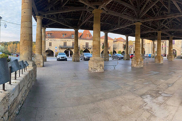 Villefranche-du-Périgord market square