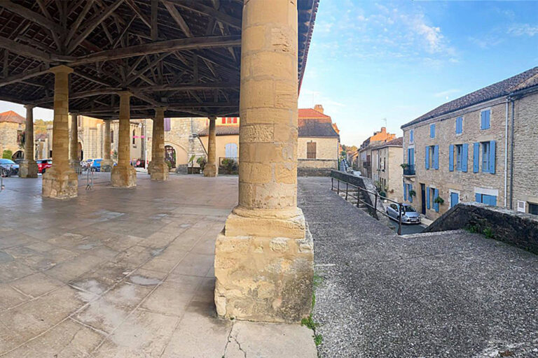 Villefranche-du-Périgord market hall